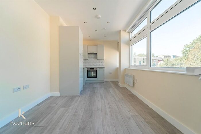 2 Bedroom Flat To Rent In Manchester Road, Burnley, BB11