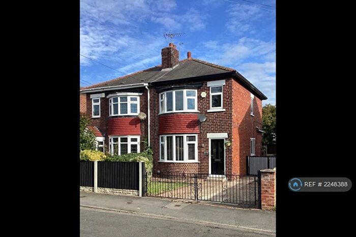 3 Bedroom Semi-Detached House To Rent In Malton Road, Scawsby, Doncaster, DN5