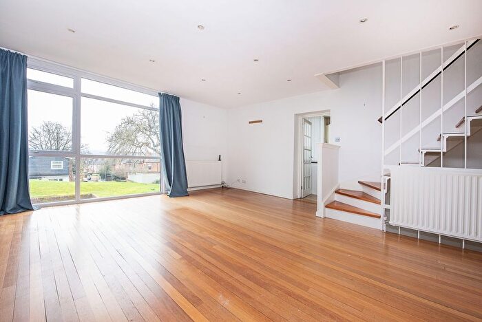 4 Bedroom Town House To Rent In Southdown Drive, London, SW20