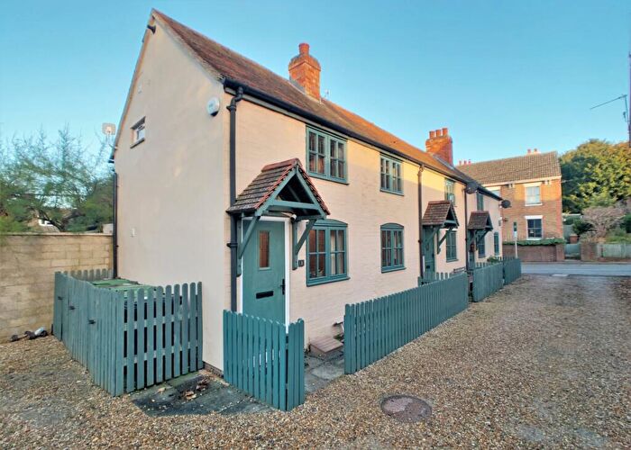 2 Bedroom End Of Terrace House To Rent In Queens Row, Wantage, OX12