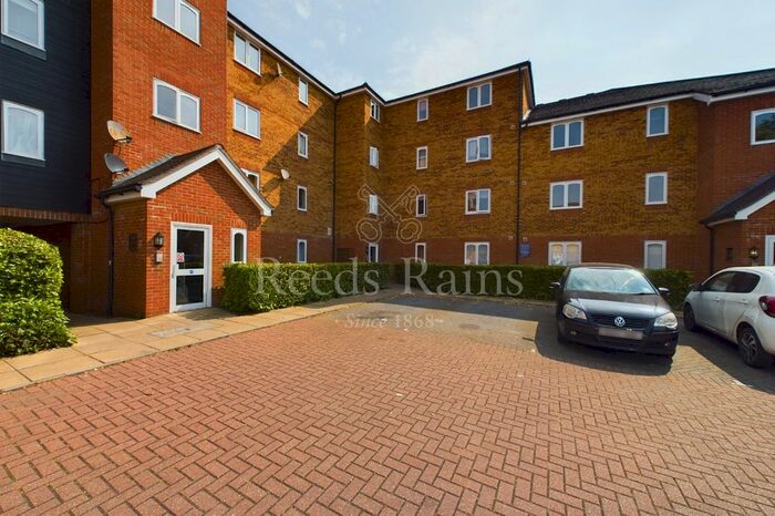 1 Bedroom Flat To Rent In Dunlop Close, Dartford, DA1