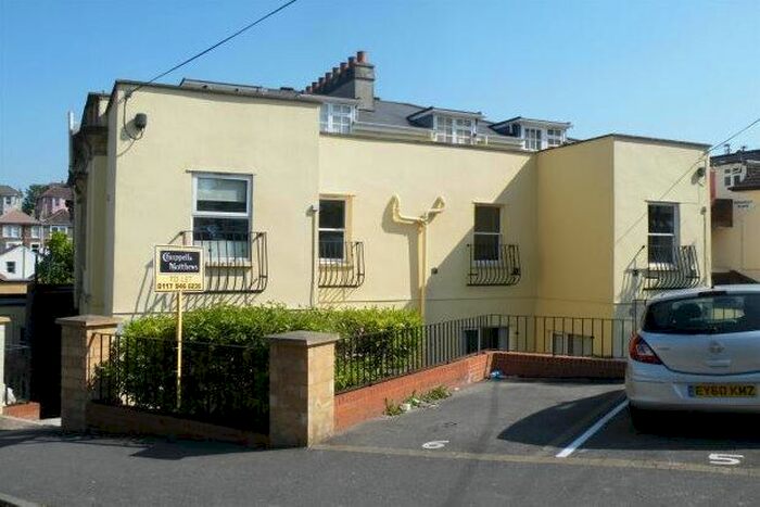 2 Bedroom Flat To Rent In Gloucester Mansions, Bristol, BS7