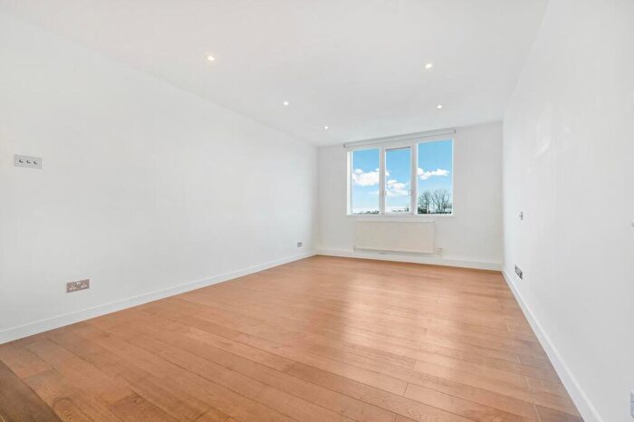 2 Bedroom Apartment To Rent In Cavendish House, St Johns Wood, NW8