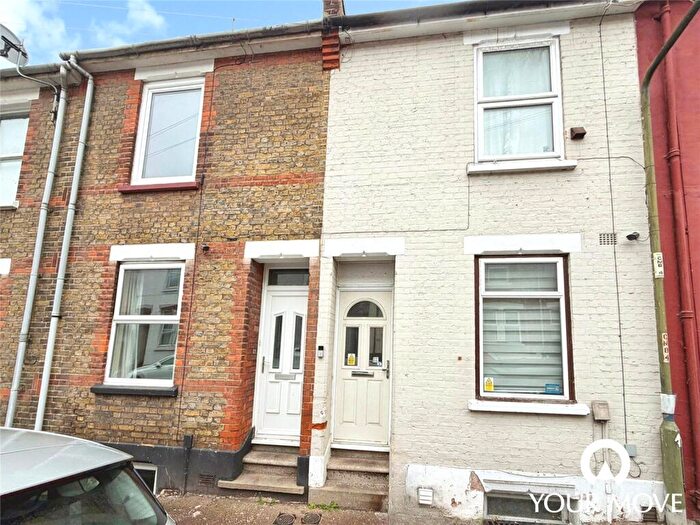 3 Bedroom Terraced House To Rent In Coronation Road, Chatham, Kent, ME5