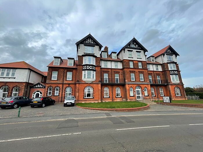 2 Bedroom Flat To Rent In Cromer Road, Mundesley, Norwich, NR11