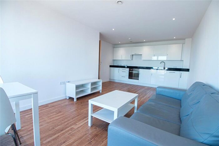 2 Bedroom Flat To Rent In The Exchange, Elmira Way, Salford Quays, Greater Manchester, M5