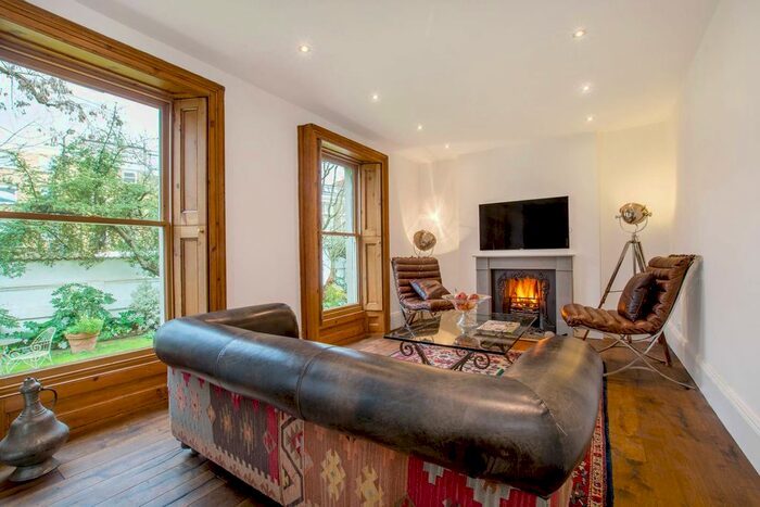 4 Bedroom Maisonette To Rent In Chelsea Studios, Fulham Broadway, London, SW6