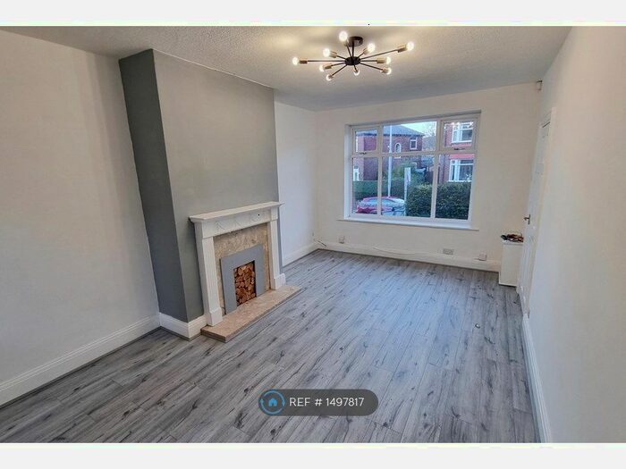 3 Bedroom End Of Terrace House To Rent In Hunt Lane, Chadderton, Oldham, OL9