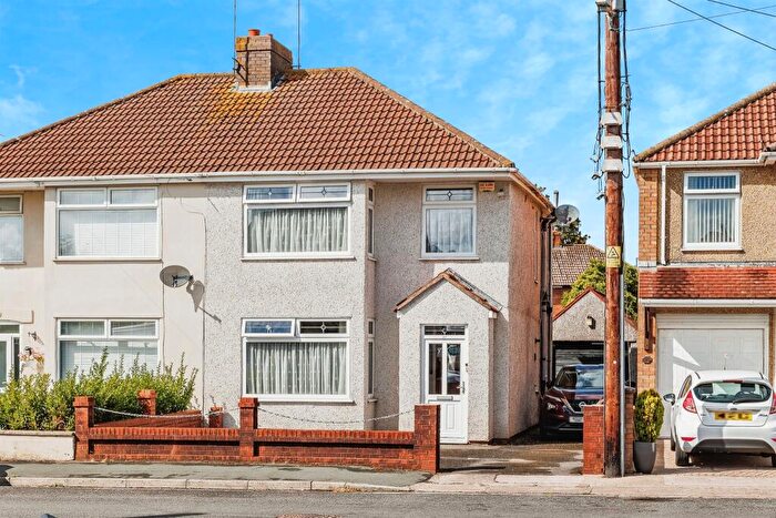 3 Bedroom Semi-Detached House For Sale In Kings Walk, Uplands, Bristol, BS13