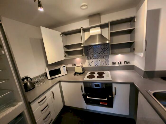 2 Bedroom Flat To Rent In Mason Way, Birmingham, B15