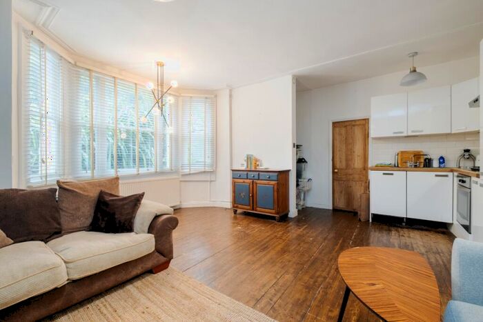 2 Bedroom Flat To Rent In Tufnell Park Road London, N7