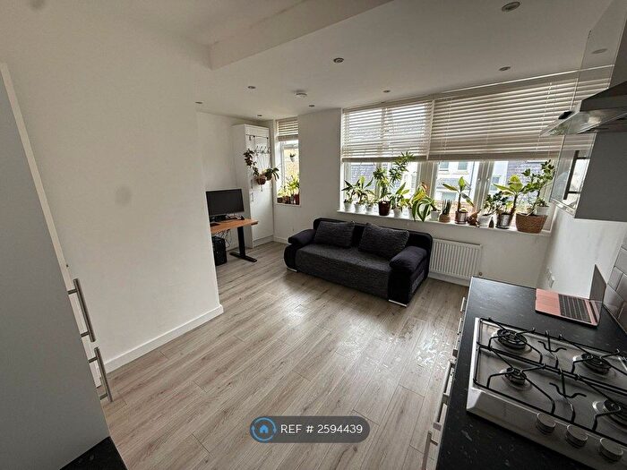 2 Bedroom Flat To Rent In Moray Road, London, N4