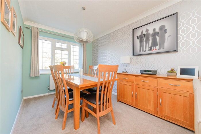 4 Bedroom Detached House For Sale In Tufa Close, Walderslade, Chatham, Kent, ME5