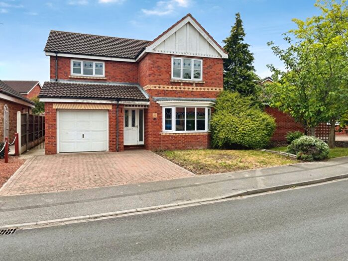 4 Bedroom Detached House For Sale In Tickhill Way, Rossington, Doncaster, DN11