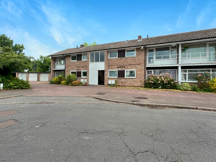 2 Bedroom Flat To Rent In De Freville Road, Great Shelford, Cambridge, CB22
