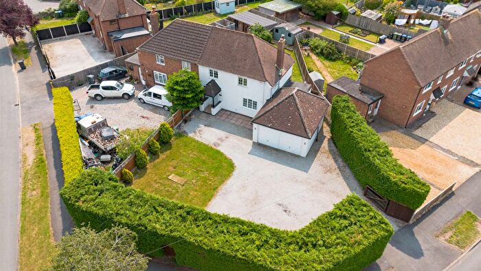 3 Bedroom Semi-Detached House For Sale In Warren Field, Ryton On Dunsmore, Coventry, CV8