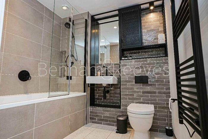 1 Bedroom Apartment To Rent In Hawser Lane, Poplar Riverside, E14