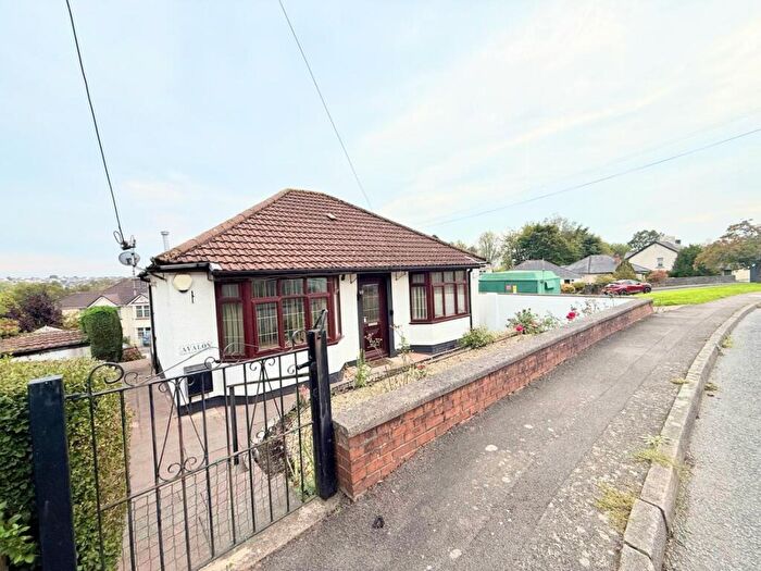 2 Bedroom Detached Bungalow For Sale In Hand Farm Road, New Inn, Pontypool, NP4