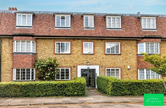 2 Bedroom Flat For Sale In Denison Close, London, N2