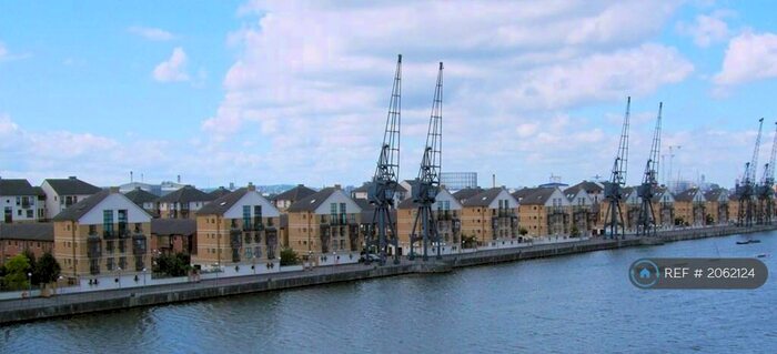 3 Bedroom End Of Terrace House To Rent In Constable Avenue, London, E16