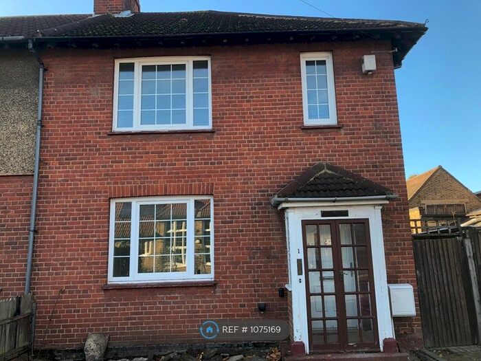 4 Bedroom End Of Terrace House To Rent In Haimo Road, London, SE9