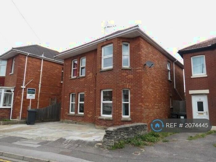 6 Bedroom Detached House To Rent In Ensbury Park Road, Bournemouth, BH9