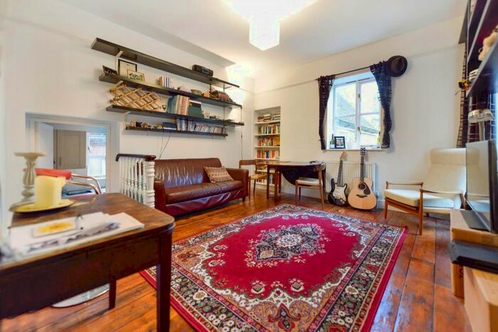 1 Bedroom Flat To Rent In Herne Hill, London, SE24
