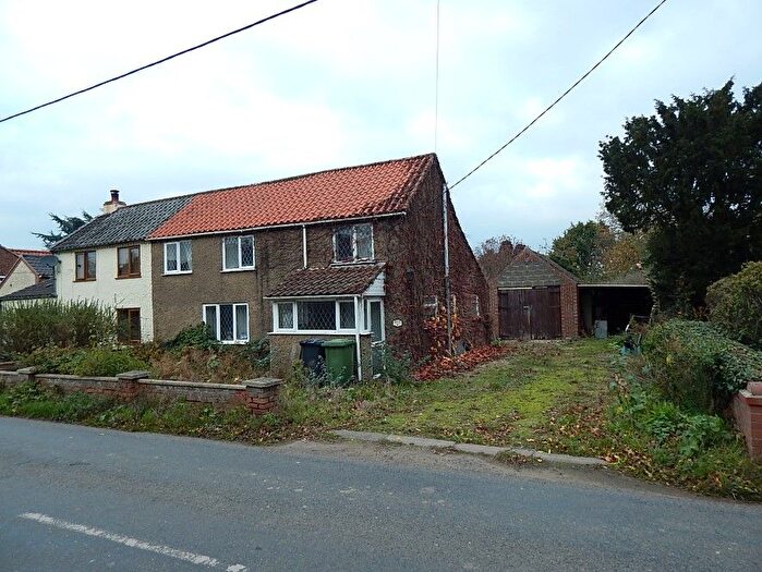 2 Bedroom Cottage For Sale In Toad Cottage, Aylsham Road, Felmingham, North Walsham, Norfolk, NR28