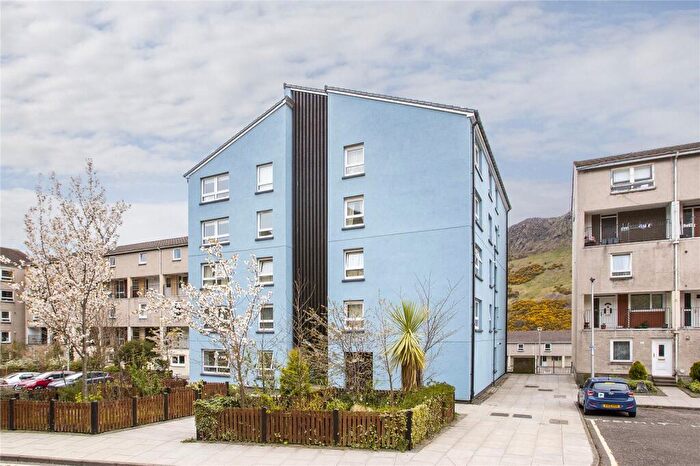 1 Bedroom Flat To Rent In Viewcraig Gardens, Newington, Edinburgh, EH8