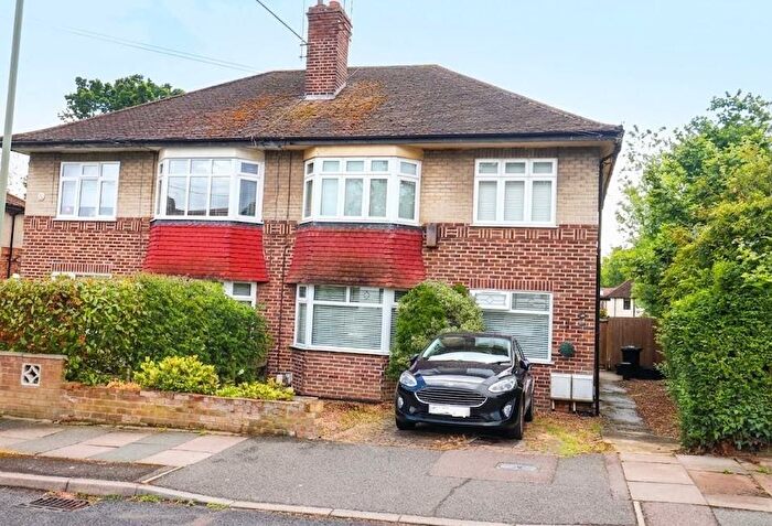 2 Bedroom Maisonette For Sale In Oakdene Road, Orpington, BR5