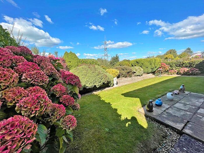 2 Bedroom Bungalow For Sale In Roman Way, Honiton, EX14