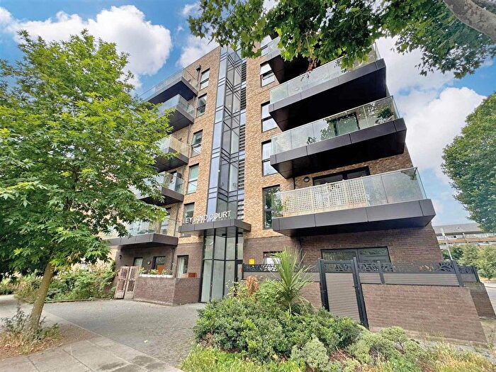1 Bedroom Flat For Sale In Shield Street, London, SE15