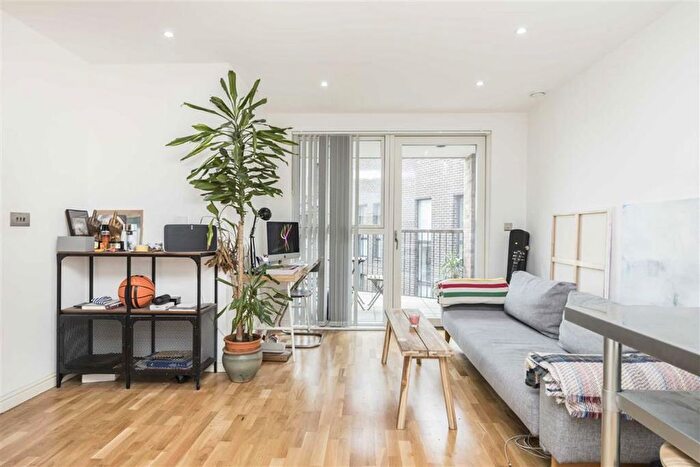 1 Bedroom Flat To Rent In Tabernacle Gardens, Tabernacle Gardens, E2