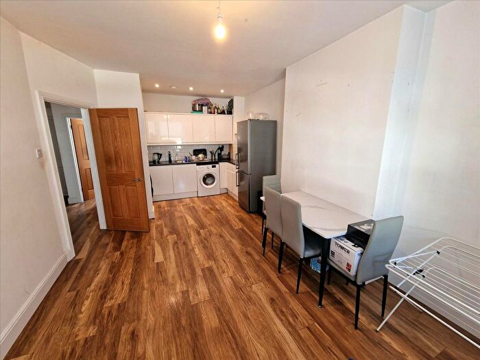 2 Bedroom Flat To Rent In Davenport Road, Catford, London, SE6