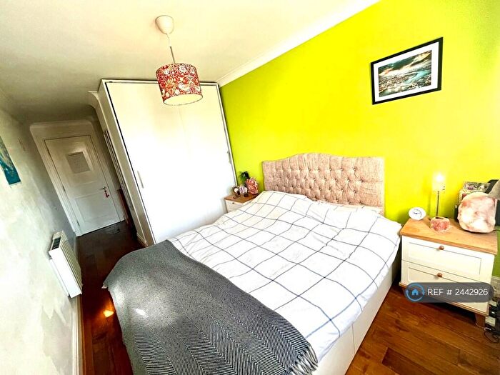 1 Bedroom Flat To Rent In New Caledonian Wharf, London, SE16