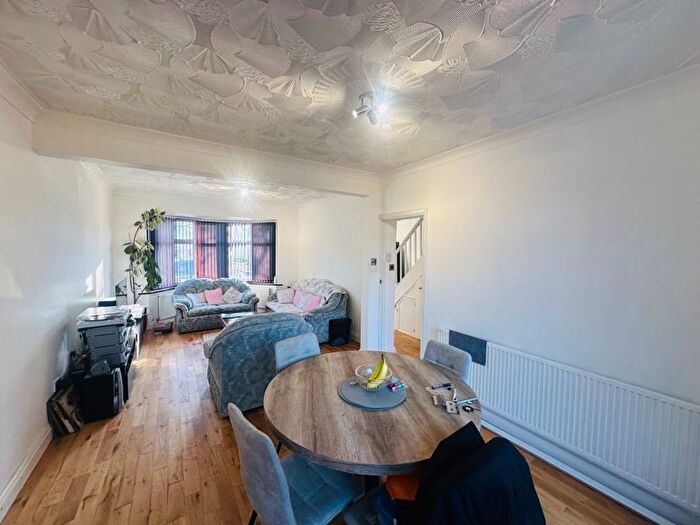 3 Bedroom Terraced House For Sale In Bycroft Road, Southall, UB1