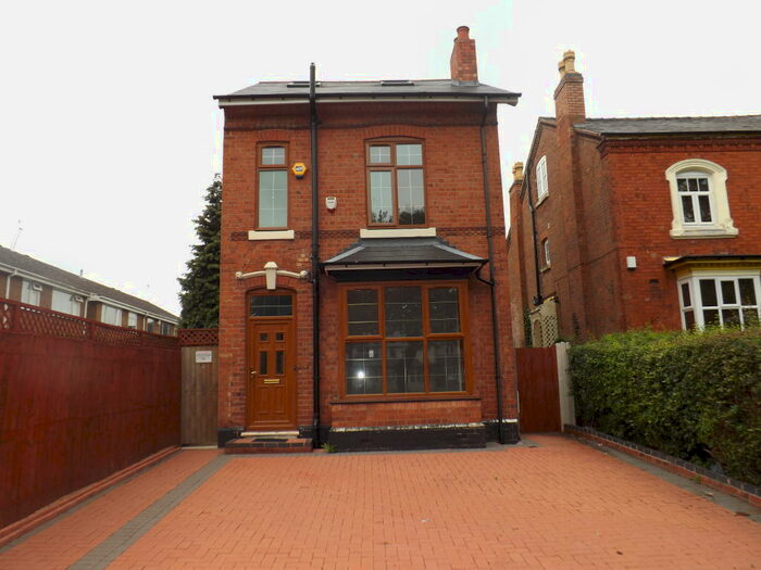 5 Bedroom House To Rent In Olton Boulevard East, Birmingham, B27