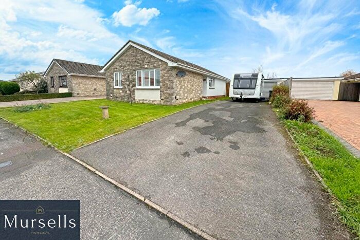 3 Bedroom Bungalow For Sale In Spy Close, Lytchett Matravers, Poole, BH16