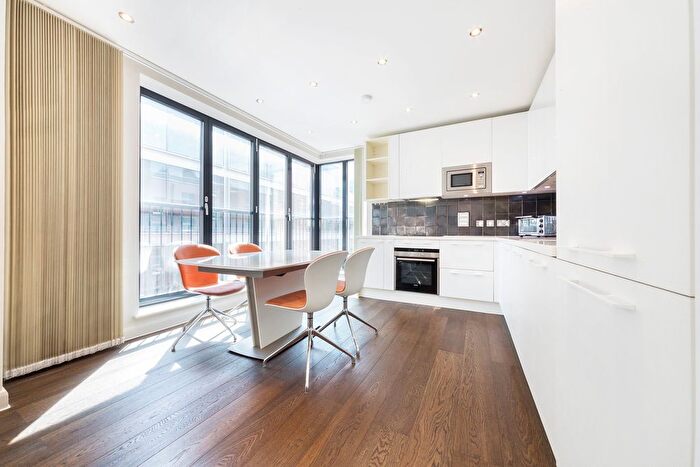 3 Bedroom Flat To Rent In Warwick Row, Victoria, London, SW1E