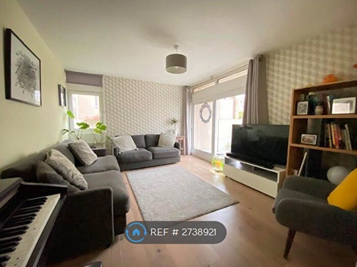 3 Bedroom Maisonette To Rent In Victoria Rise, London, SW4