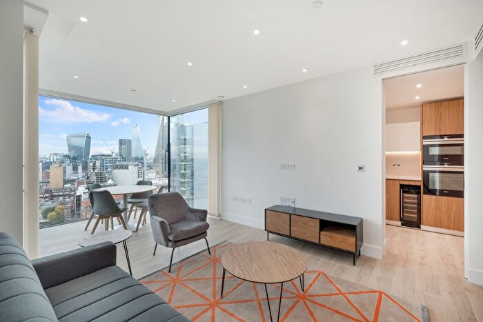 2 Bedroom Flat To Rent In Goodmans Fields, Piazza Walk, Aldgate, London, E1
