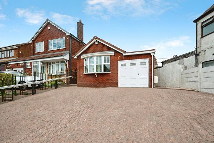2 Bedroom Detached House For Sale In Cinder Bank, Dudley, DY2
