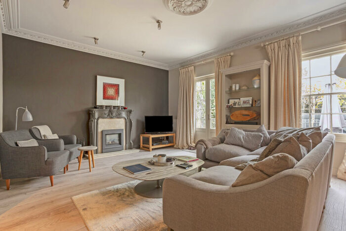 3 Bedroom Flat For Sale In Vittoria Walk, Cheltenham, GL50