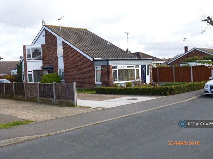 1 Bedroom Flat To Rent In Croft Road, Benfleet, SS7