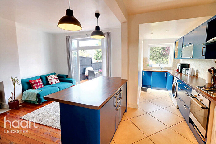 4 Bedroom Semi Detached House For Sale In Avon Road, Leicester, LE3