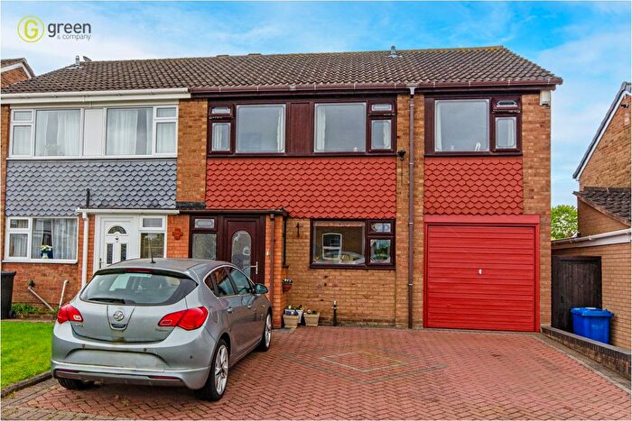 3 Bedroom Semi-Detached House For Sale In Hillman, Glascote, Tamworth, B77