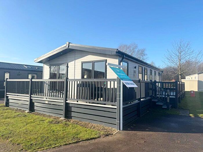 3 Bedroom Lodge For Sale In Tattershall Lakes, Tattershall, LN4