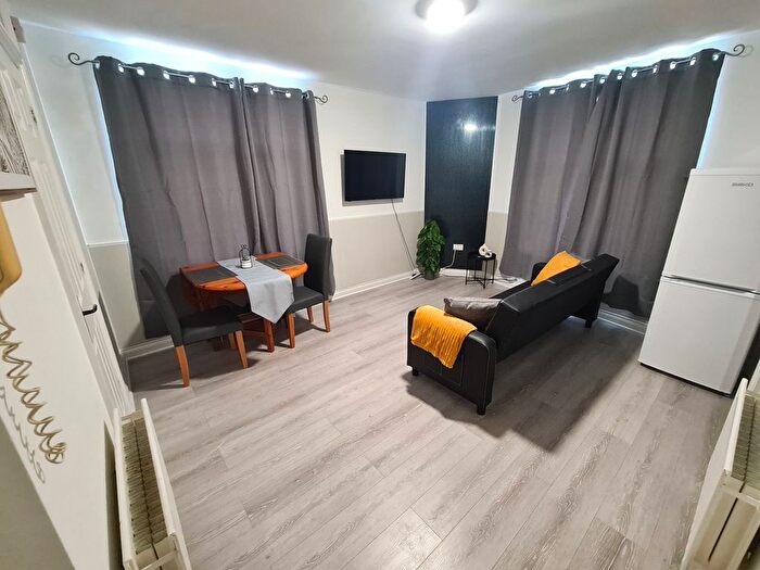 1 Bedroom Flat To Rent In Empire Court, Avon Street, Warwickshire, CV21