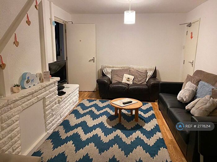 5 Bedroom Terraced House To Rent In The Downs, Hatfield, AL10