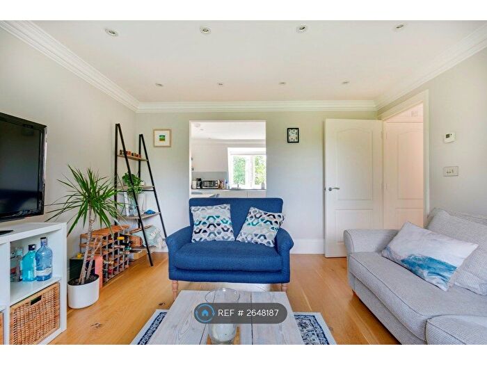 2 Bedroom Flat To Rent In Lough Road, London, N7